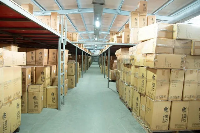 Caja gigante, (HASTA 90 ARTICULOS NUEVOS) Valor 2100€